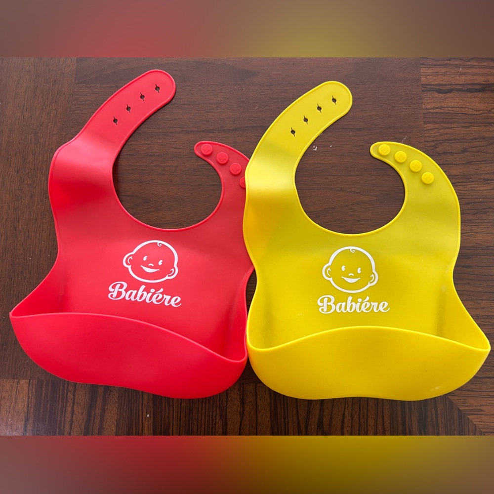 Babiere silicon bibs with deep pockets - set of 2